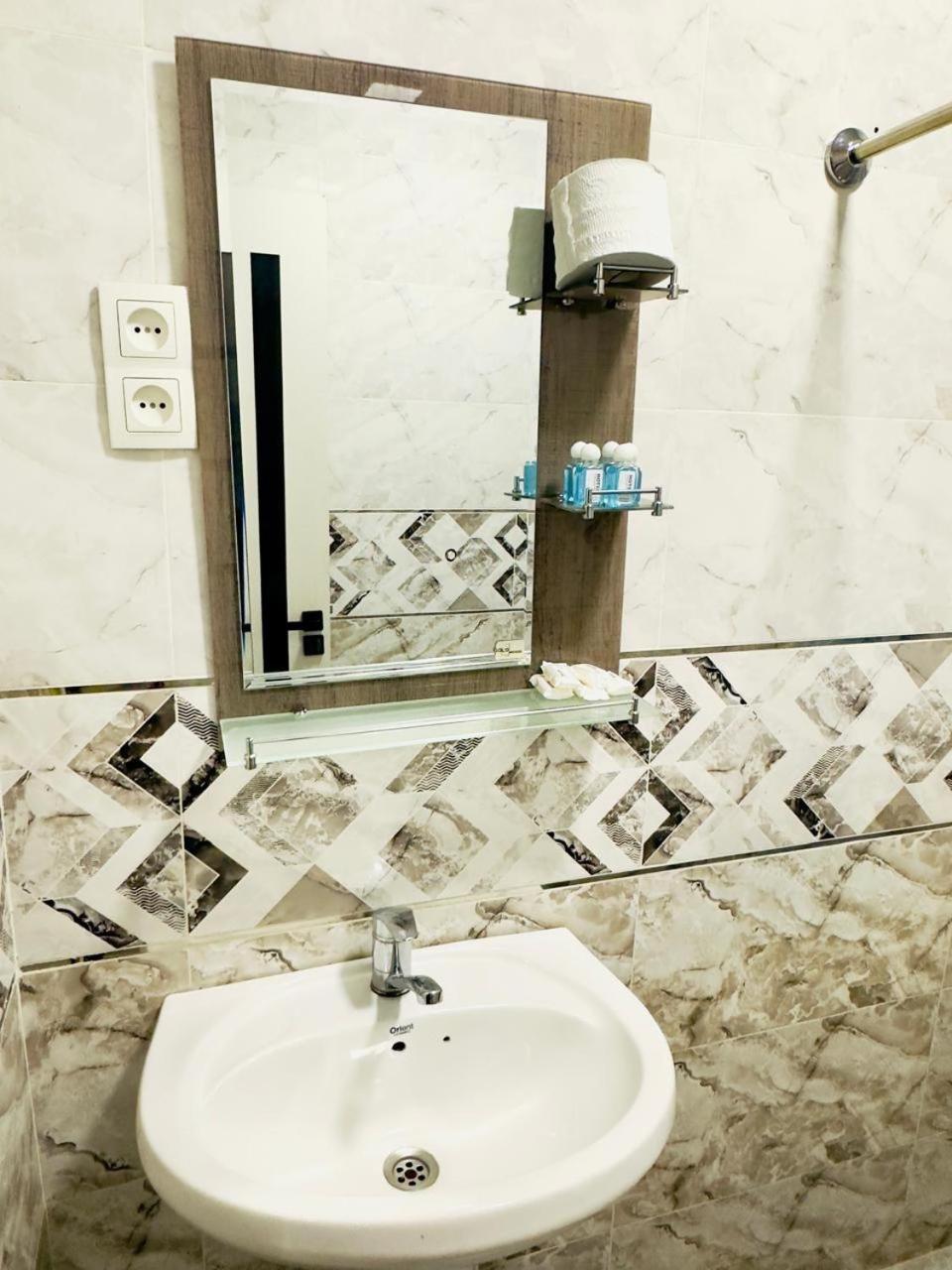 Greenway Hotel Tashkent Ngoại thất bức ảnh
